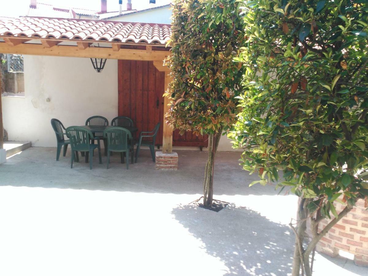 Apartamentos La Casona De Ezcaray Con Terrazas Y Patios Individuales Екстериор снимка